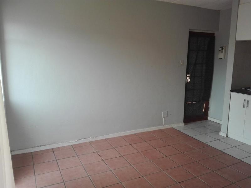 To Let 1 Bedroom Property for Rent in Guldenland Western Cape